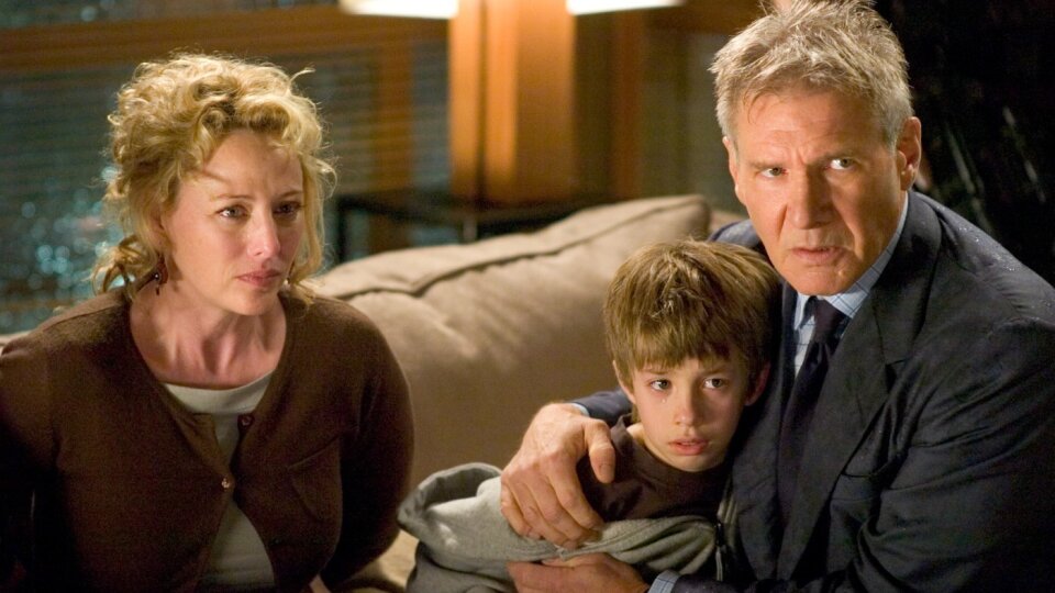Harrison Ford pelÃ­cula donde tiene que salvar a su familia.